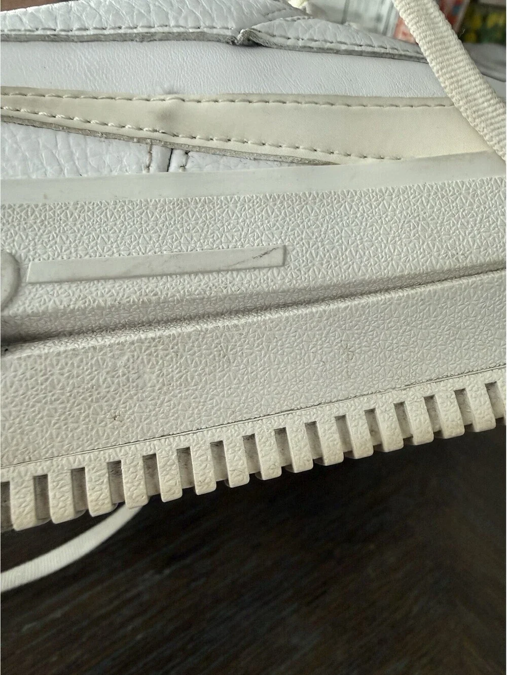 Nike Air Sneakers Size 8.5 White Flaw On To Tongue
